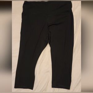 Old Navy Black Cropped Leggings